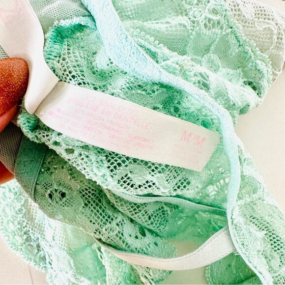 2 VS VICTORIAS SECRET PINK Lace White Red Blue Mint Green Ruffle Bra Bralette M - Picture 14 of 16